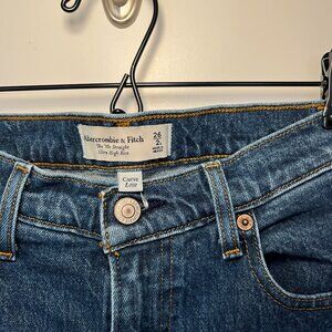 Abercrombie 90s Straight Ultra High Rise Jean